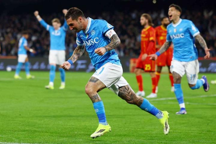  意大利足球魅力再现；那不勒斯进攻火力全面爆发，十九人建功领跑欧洲。 体育新闻