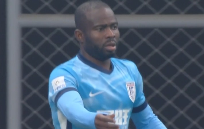  阿奇姆彭闪电破门；大连英博主场力克卫冕冠军；中超第3轮最佳球员花落谁家。 体育新闻