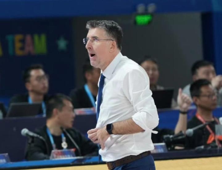  火速驰援策略：新外援布伊的赛场破局之旅 新闻