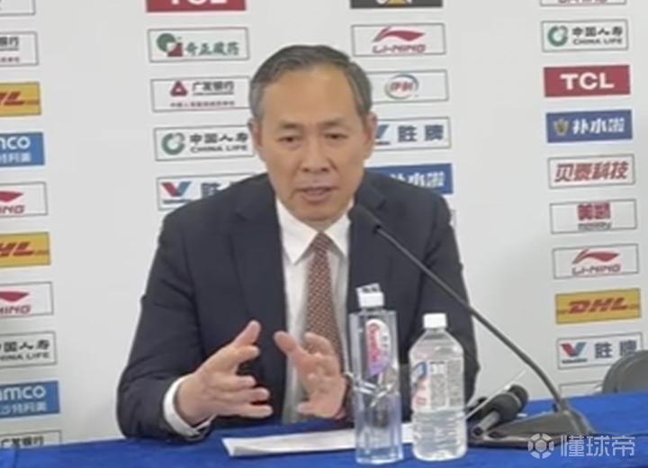  绝境中的战术坚守：北京队教练组的战地笔记 体育新闻