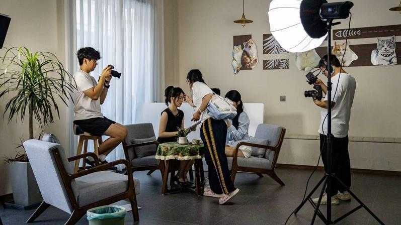 长剧失速、版权折戟:阅文2025财报深度解析与AI漫剧战略转折 汽车科技