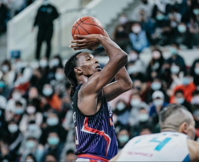 数据拆解2009榜眼塔比特:NBA失意者的技术档案与非洲篮球破壁人 体育新闻