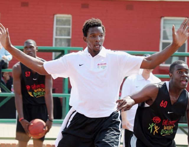 数据拆解2009榜眼塔比特:NBA失意者的技术档案与非洲篮球破壁人 体育新闻