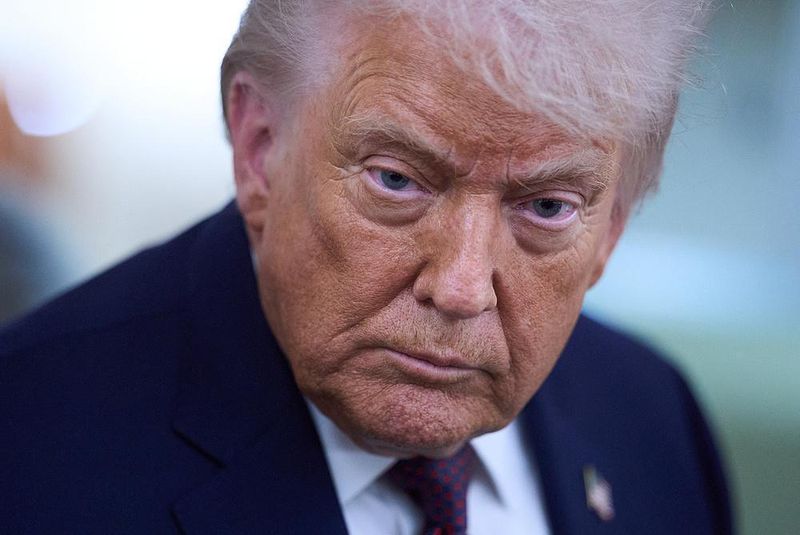 【深度解析】美债市场惊变:815亿美元抛售潮下的收益率悖论与全球金融重构 股票财经