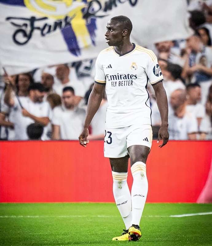  他回来了！皇马最被低估的铁闸伤愈复出，这一次请给他多一点时间 体育新闻