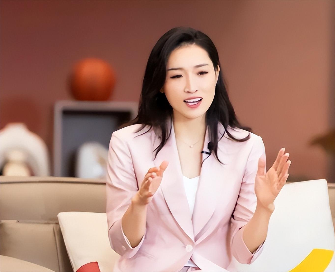  从泳坛新星到蛙后加冕：罗雪娟黄金职业生涯技术复盘 体育新闻