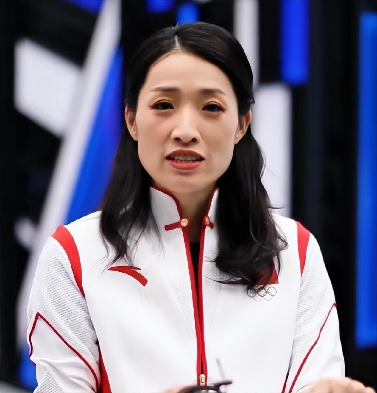  从泳坛新星到蛙后加冕：罗雪娟黄金职业生涯技术复盘 体育新闻