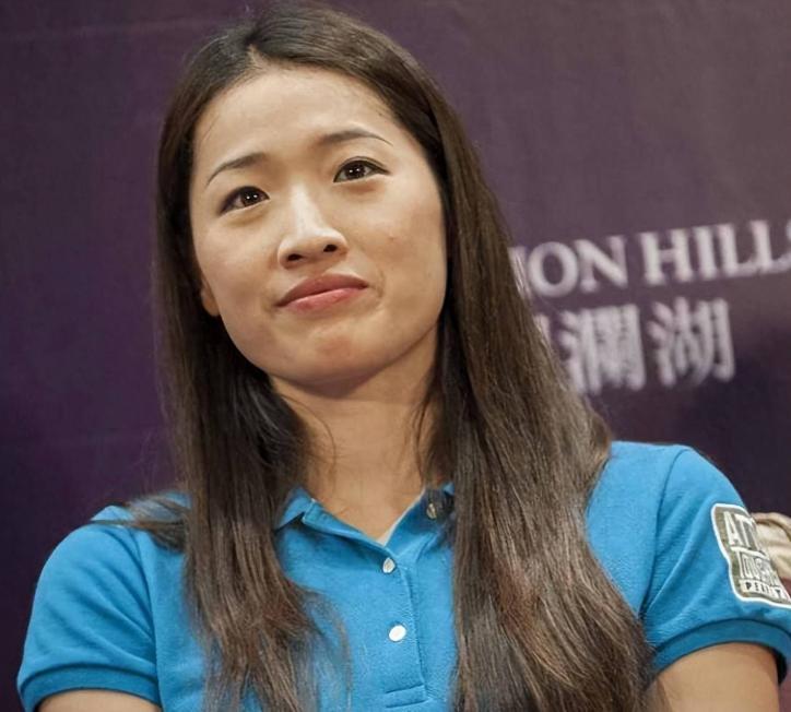  从泳坛新星到蛙后加冕：罗雪娟黄金职业生涯技术复盘 体育新闻