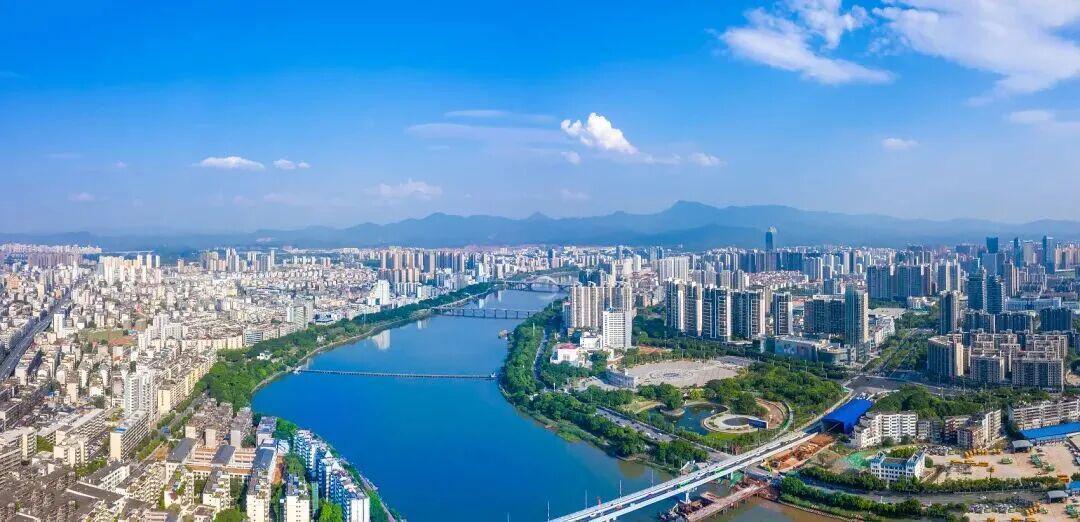 当学位成为城市家庭的“心头患”：一位妈妈的真实经历与破局之道 教育招生