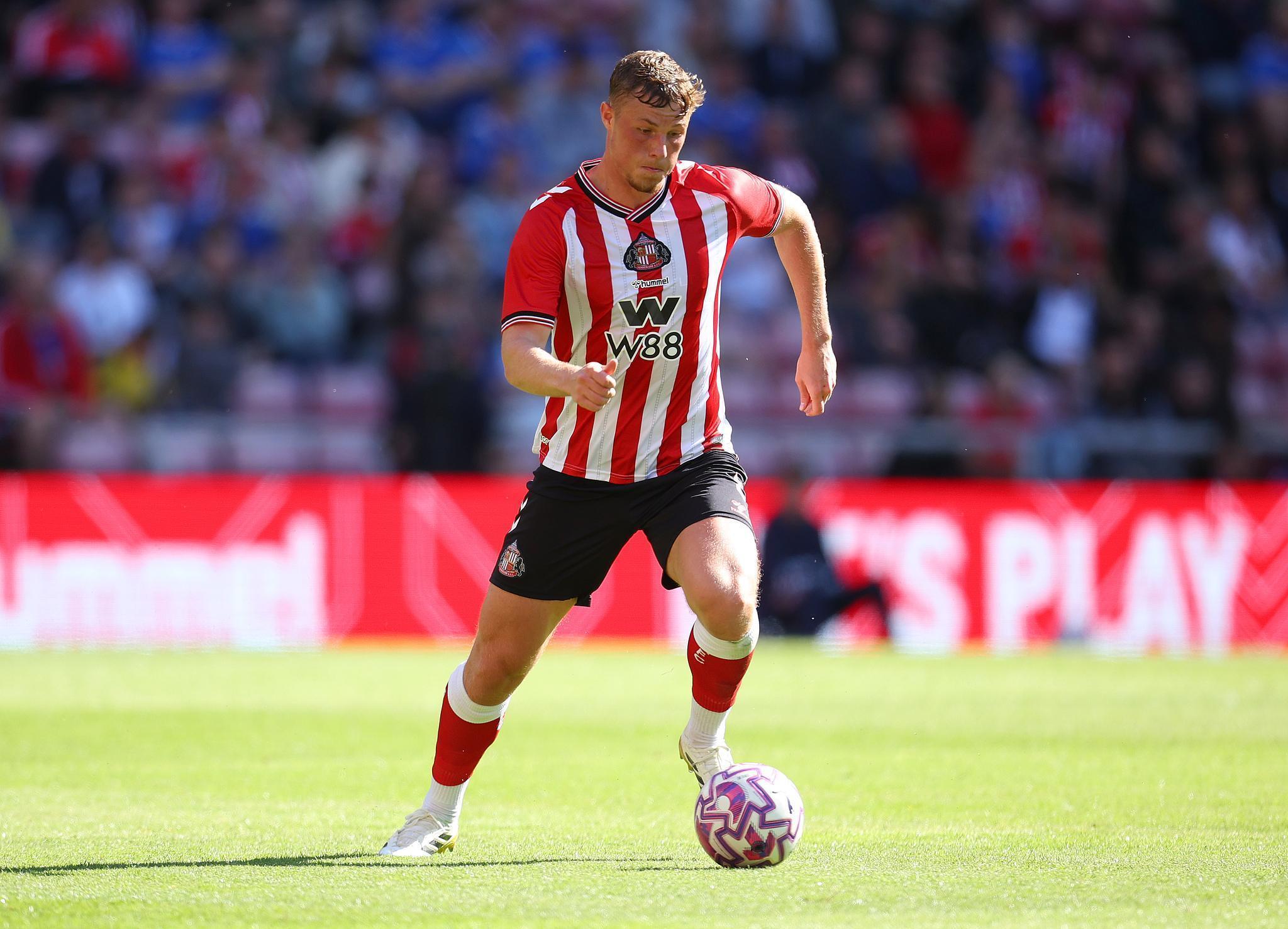 【深度长析】从租借流浪到永久归属：多姆·巴拉德如何用22球完成英甲前锋的认知升级 体育新闻